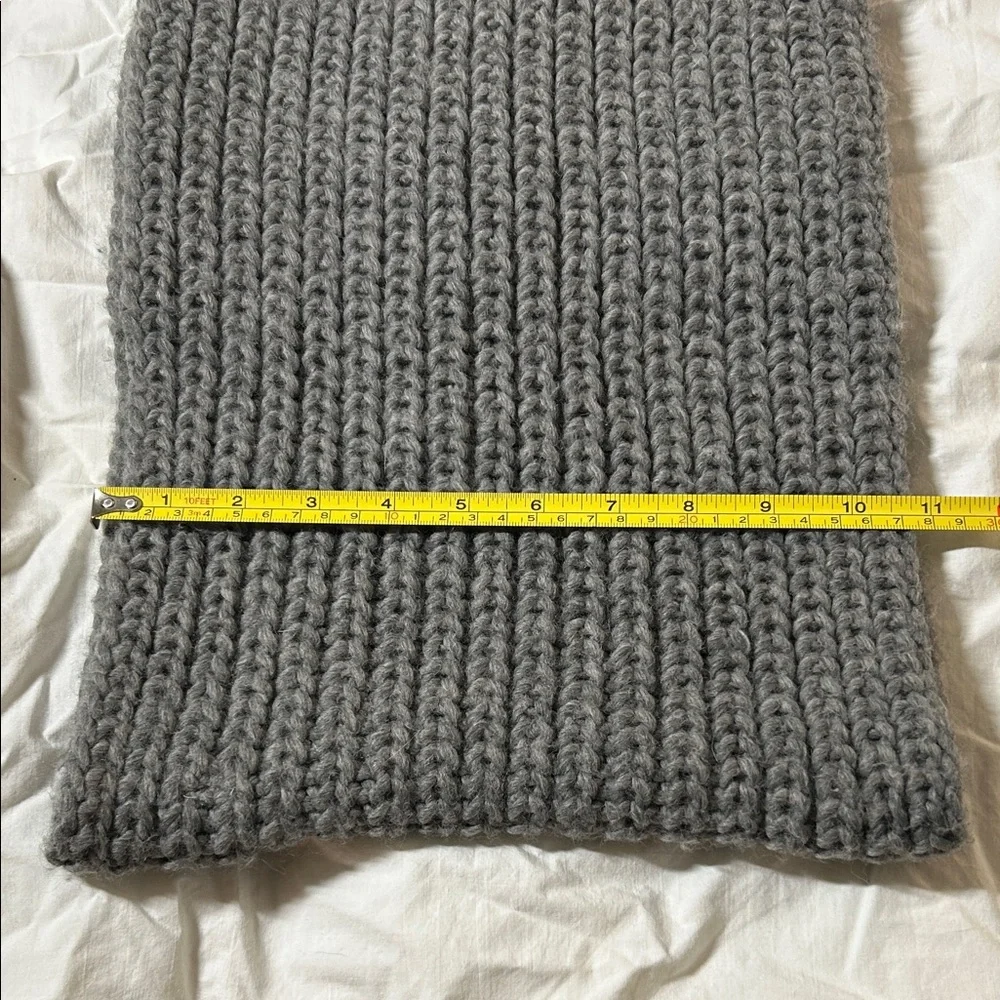 Abercrombie & Fitch Gray Chunky Knit Soft Scarf